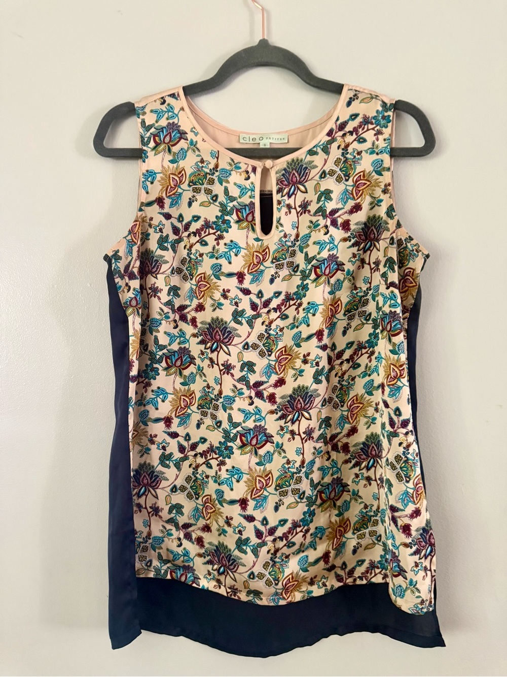 Cleo Petite Floral Keyhole Tank Blouse Navy Cream M